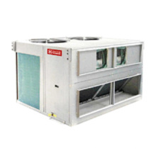 Unidade de ar condicionado de refrigeração no terraço